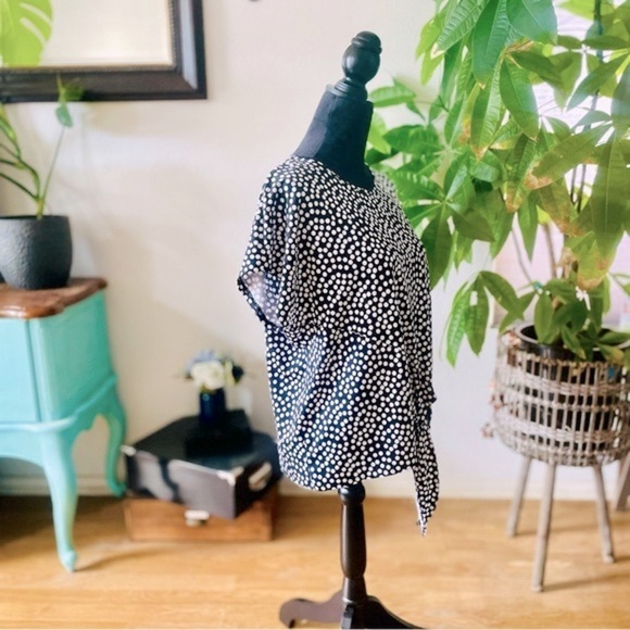 🏷️ 4/$25 Polka Dot Abstract Tie Front Boxy Crop Oversize Drop Shoulder Blouse - Picture 3 of 8